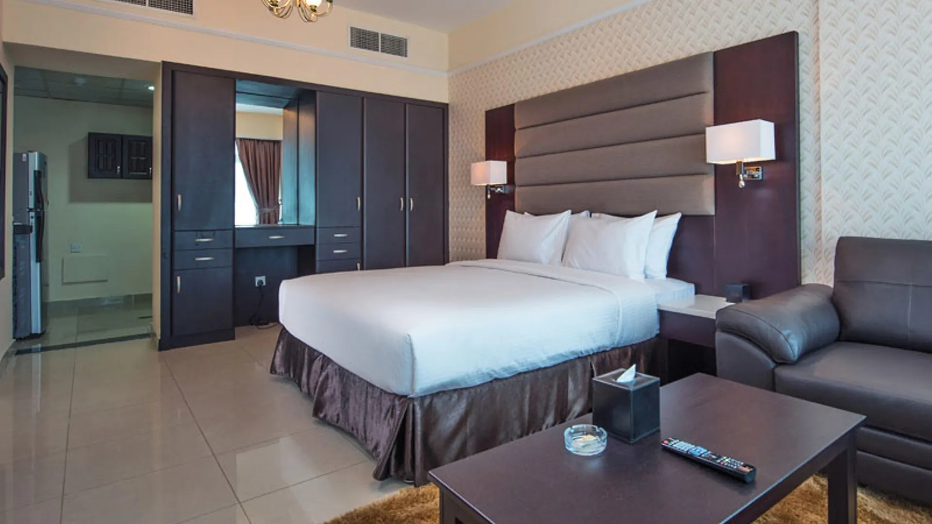 Sunday Mega Hotel Sheikh Zayed Road Near Difc Formerly Emirates Grand Hotel Dubaï