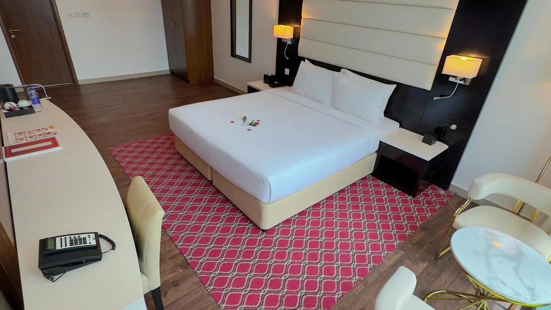 Sunday Mega Hotel Sheikh Zayed Road Near Difc Formerly Emirates Grand Hotel Dubaï