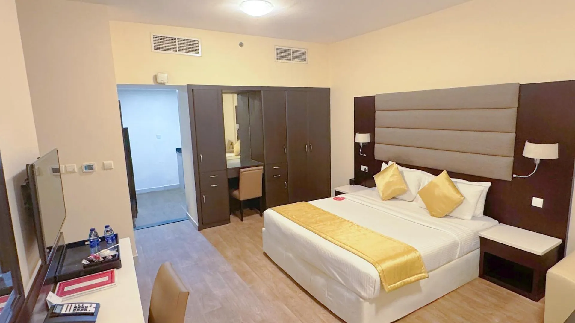 Sunday Mega Hotel Sheikh Zayed Road Near Difc Formerly Emirates Grand Hotel Dubaï 3*,  Émirats arabes unis