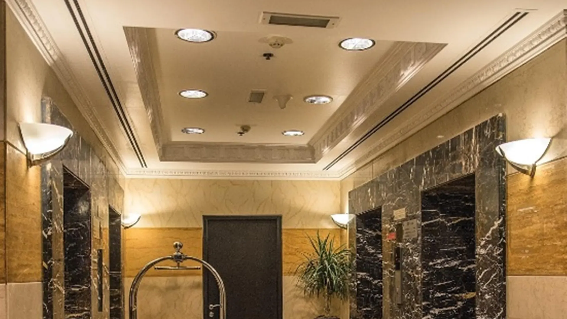 Hotel apartamentowy Sunday Mega Hotel Sheikh Zayed Road Near Difc Formerly Emirates Grand Hotel Dubaj