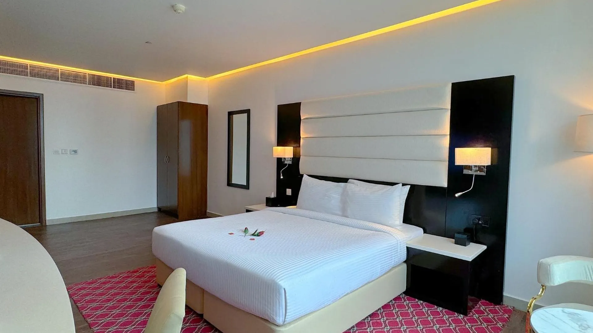 Sunday Mega Hotel Sheikh Zayed Road Near Difc Formerly Emirates Grand Hotel Dubaj Hotel apartamentowy