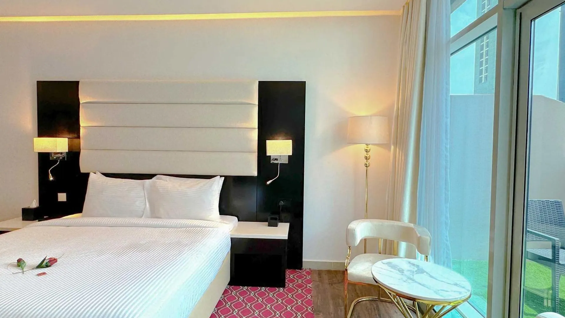 Hotel apartamentowy Sunday Mega Hotel Sheikh Zayed Road Near Difc Formerly Emirates Grand Hotel Dubaj