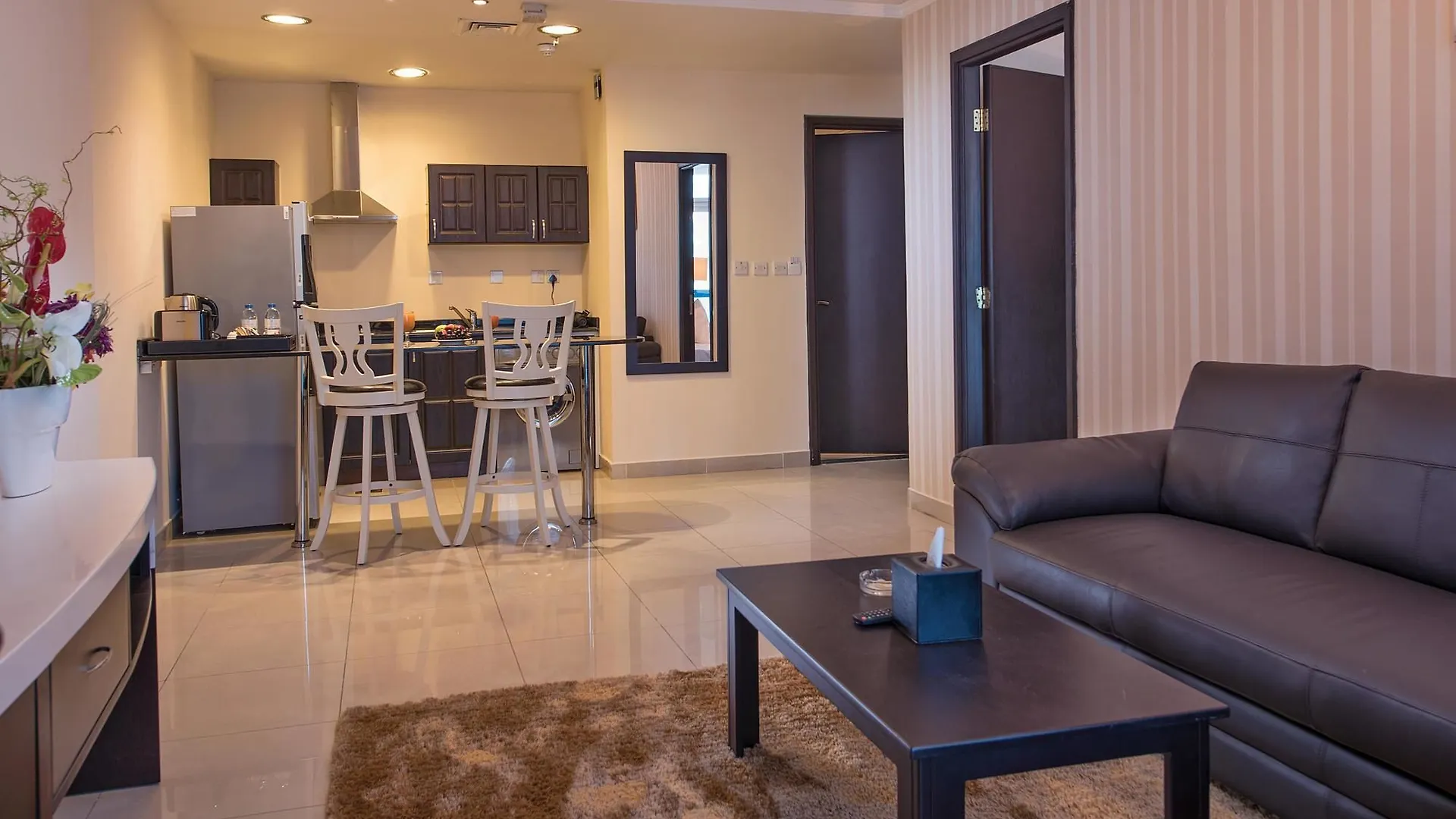 Hotel apartamentowy Sunday Mega Hotel Sheikh Zayed Road Near Difc Formerly Emirates Grand Hotel Dubaj